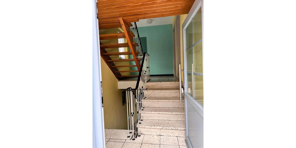 Einfamilienhaus Hagenbüchach - 9 Zimmer, 140 m&sup2;, 950&euro; | Angebot:26048197