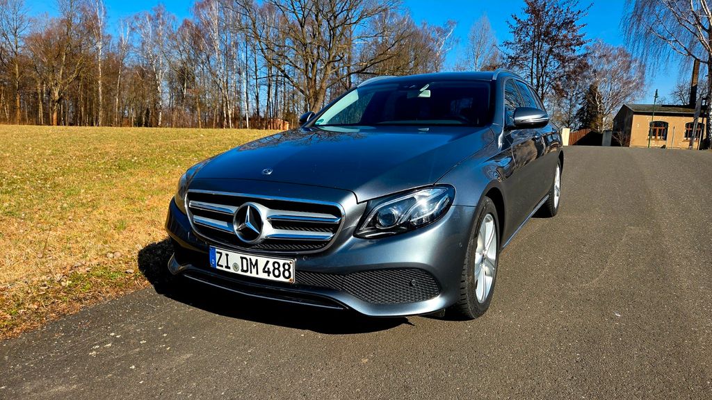 Mercedes-Benz E 220 195.000 km 18.000 &euro; Großschönau 02779