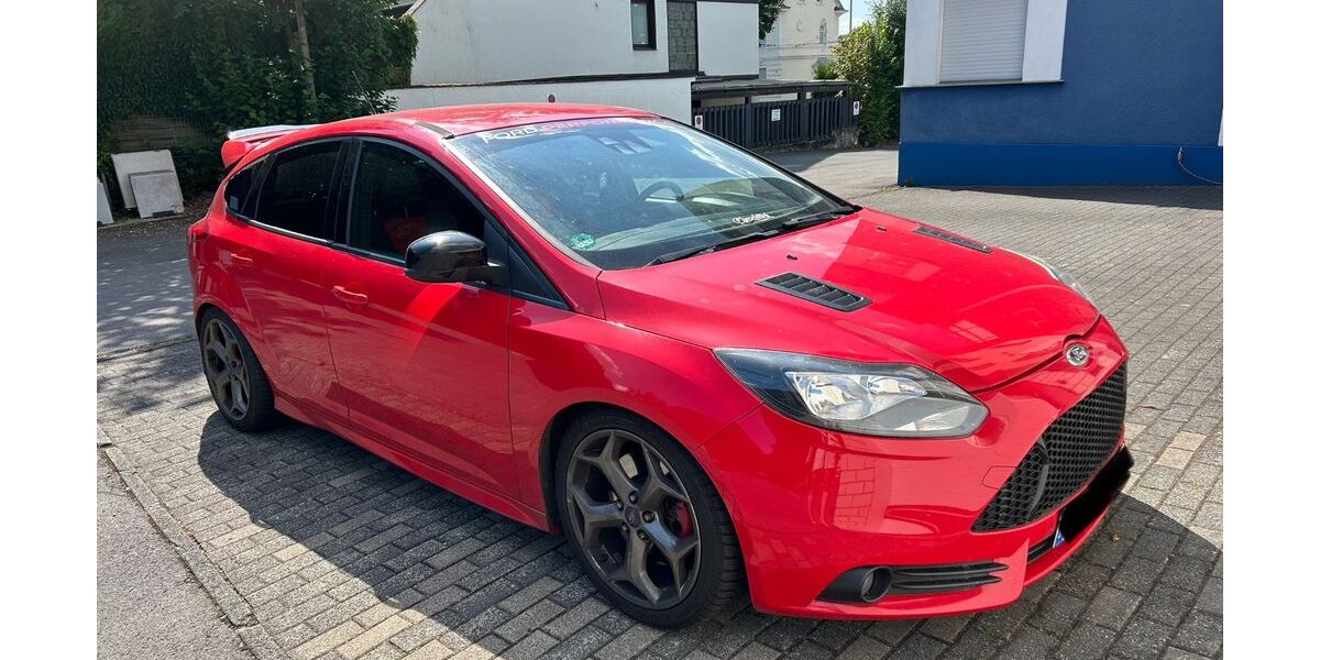 Ford Focus 114.000 km 8.500 &euro; Solingen 42657
