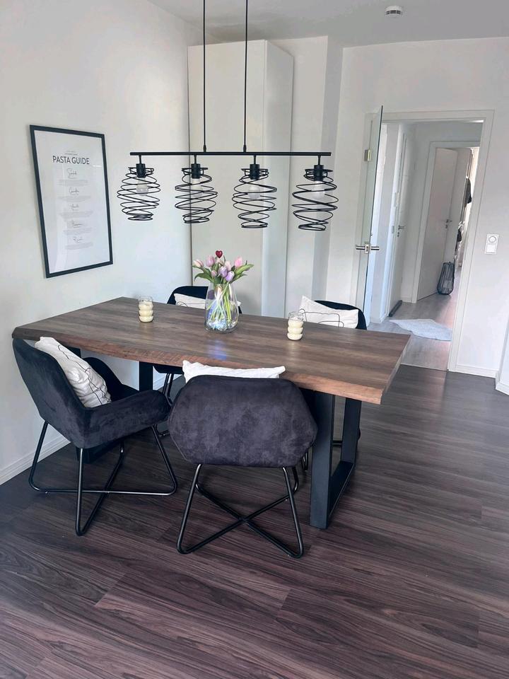 Schöne 2-Zimmer-DG-Wohnung mit Balkon und EBK in Paderborn-Elsen
