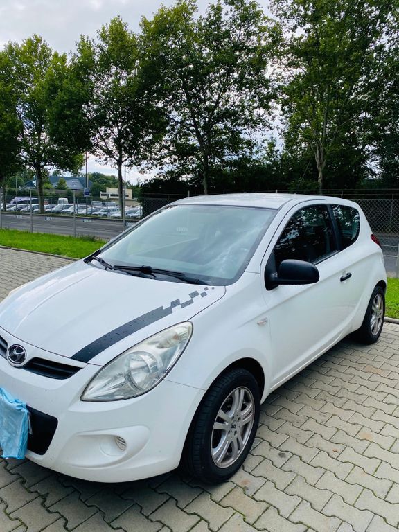 i20