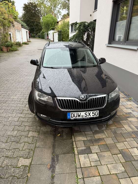 Skoda Superb 215.000 km 7.900 € großkarlbach 67229
