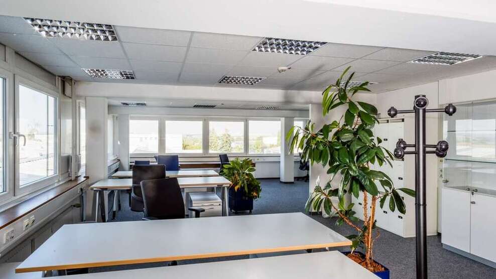 Büro in Schwieberdingen 1.595 € 225 m²