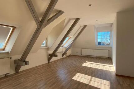 Wohnung Gröditz - 3 Zimmer, 88 m&sup2;, 660&euro; | Angebot:26132946