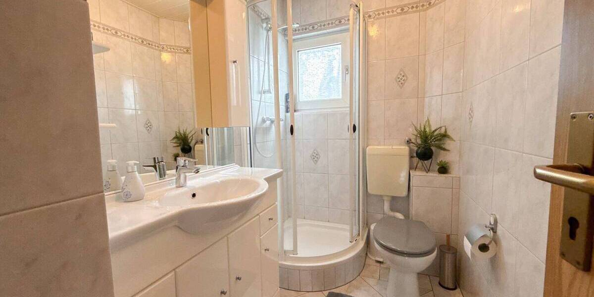 Mehrfamilienhaus, Wohnhaus Hennef (Sieg) Hennef - 6 Zimmer, 170 m&sup2;, 375.000&euro; | Angebot:26657322