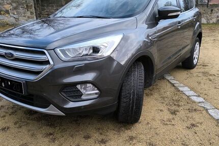 Ford Kuga 63.500 km 15.500 &euro; Schönbach 02708
