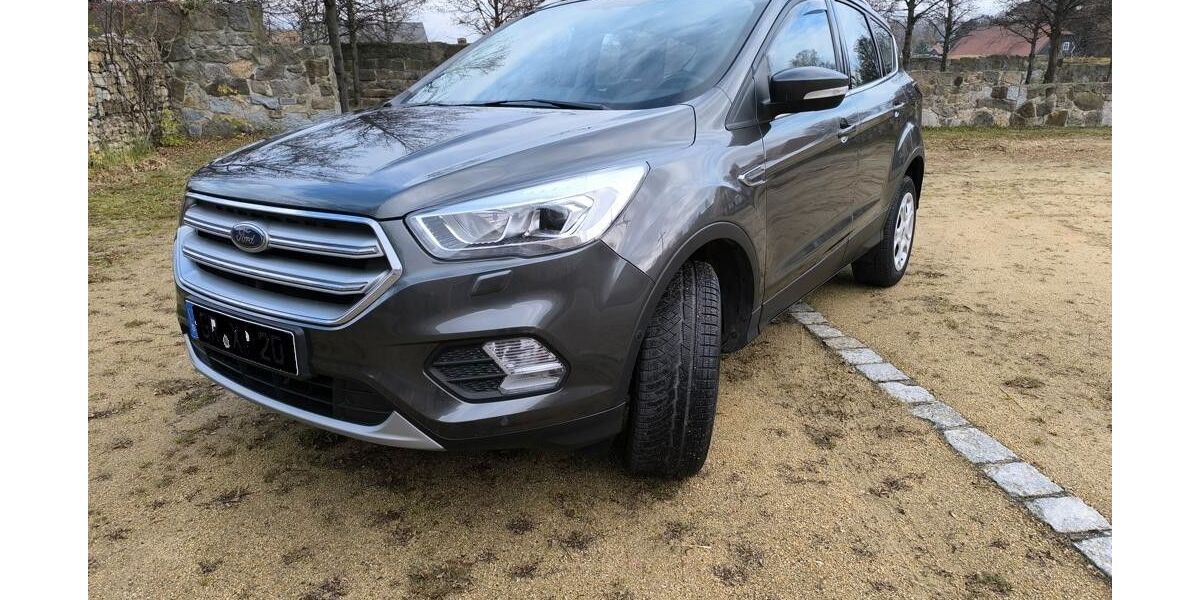 Ford Kuga 63.500 km 15.500 &euro; Schönbach 02708