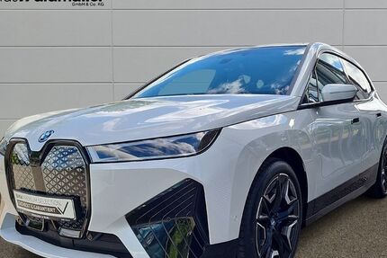 BMW iX 41.713 km 51.011 € Roth 91154