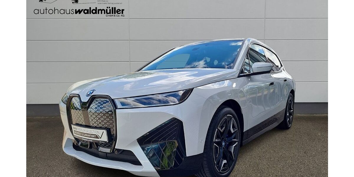 BMW iX 41.713 km 51.011 € Roth 91154