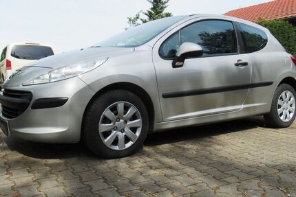 Peugeot 207 165.000 km 2.490 € Gröbern bei Meissen 01689