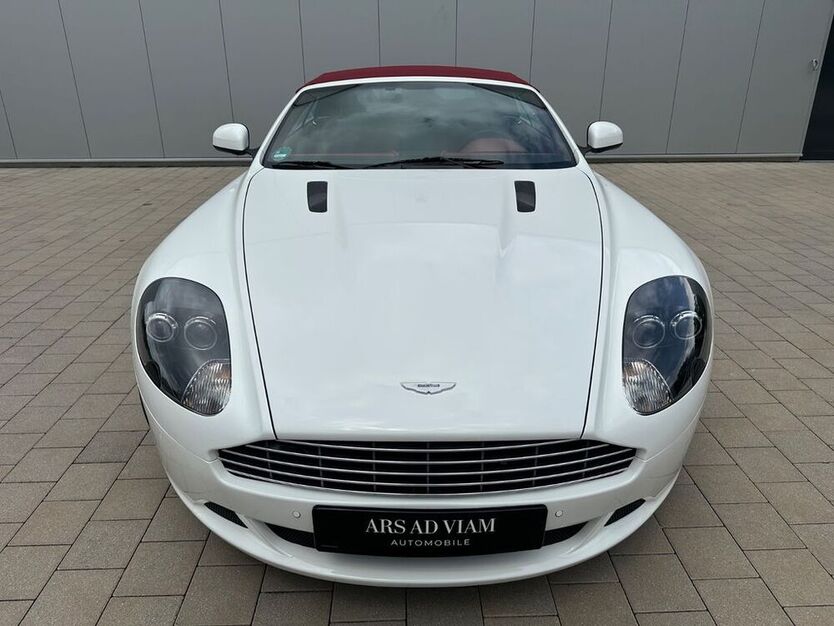 DB9