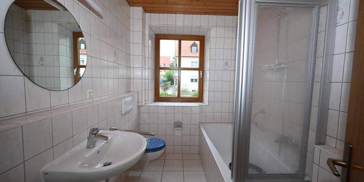 Etagenwohnung Neumarkt Altenhof - 4 Zimmer, 96 m&sup2;, 800&euro; | Angebot:26796430