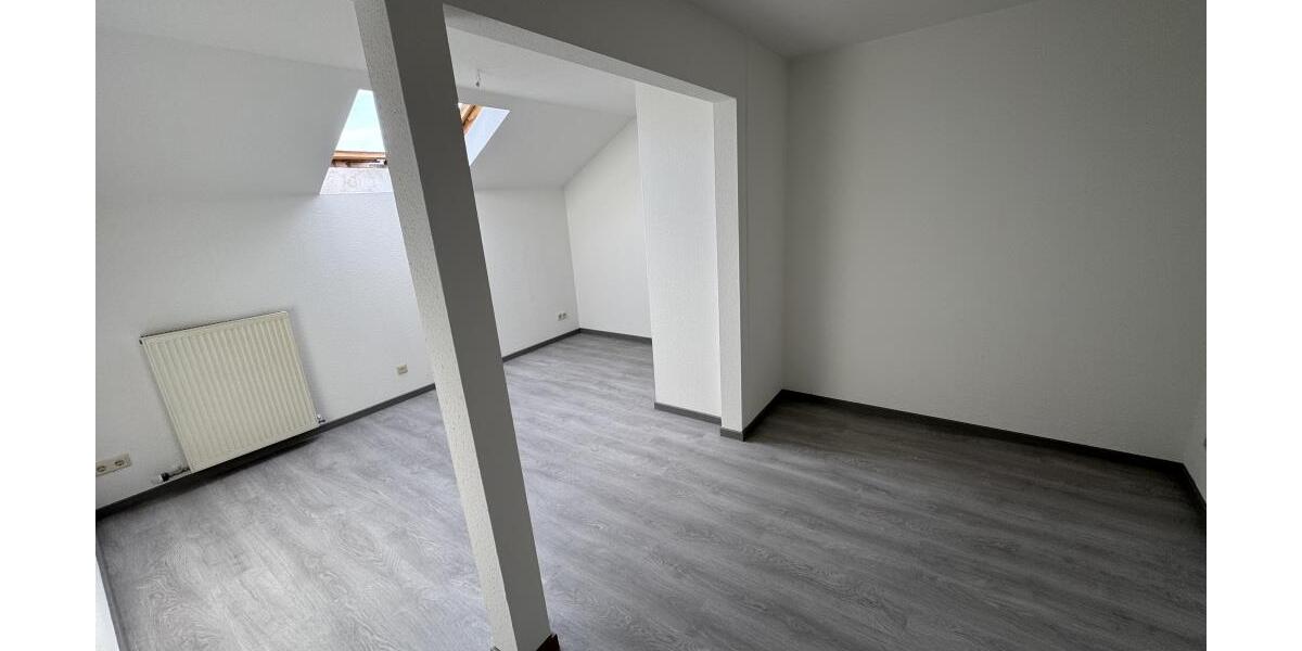 Barrierearmes Wohnen Dachterrasse und Aufzug: 2-Raum Wohnung in der Geraer Innenstadt - Dachgeschoßwohnung Gera Ostviertel | Angebot:26335256