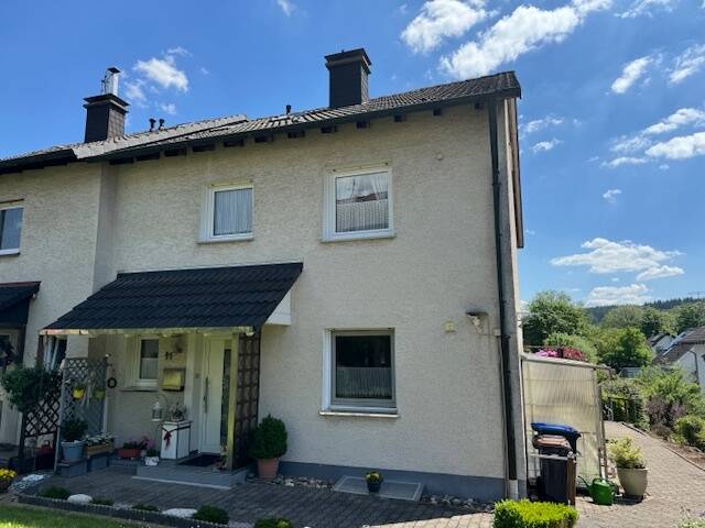 Doppelhaushälfte Neuenrade - 7 Zimmer, 117 m&sup2;, 245.000&euro; | Angebot:25685521