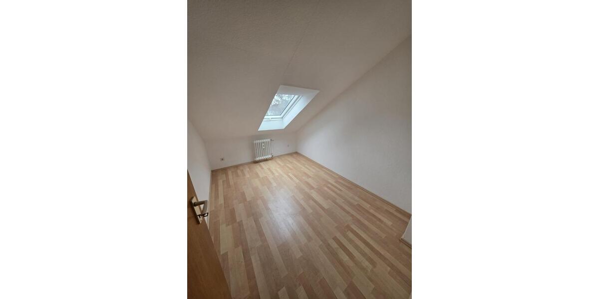 Dachgeschoßwohnung Griesheim - 3 Zimmer, 41 m&sup2;, 550&euro; | Angebot:25542877