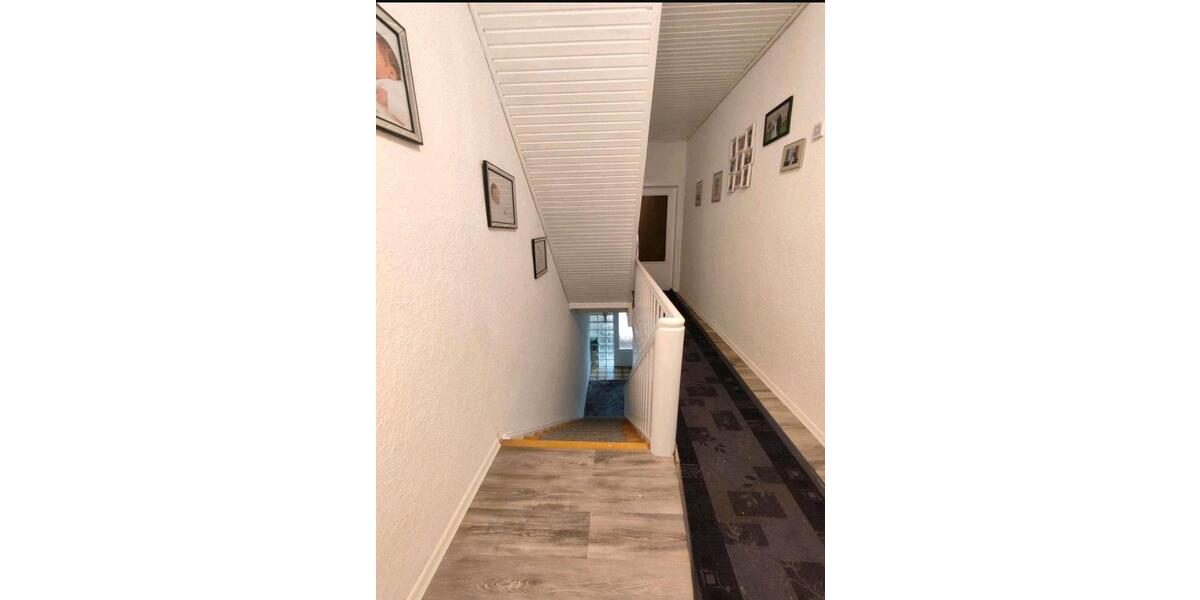 Doppelhaushälfte Beverungen - 7 Zimmer, 140 m&sup2;, 250.000&euro; | Angebot:26883498