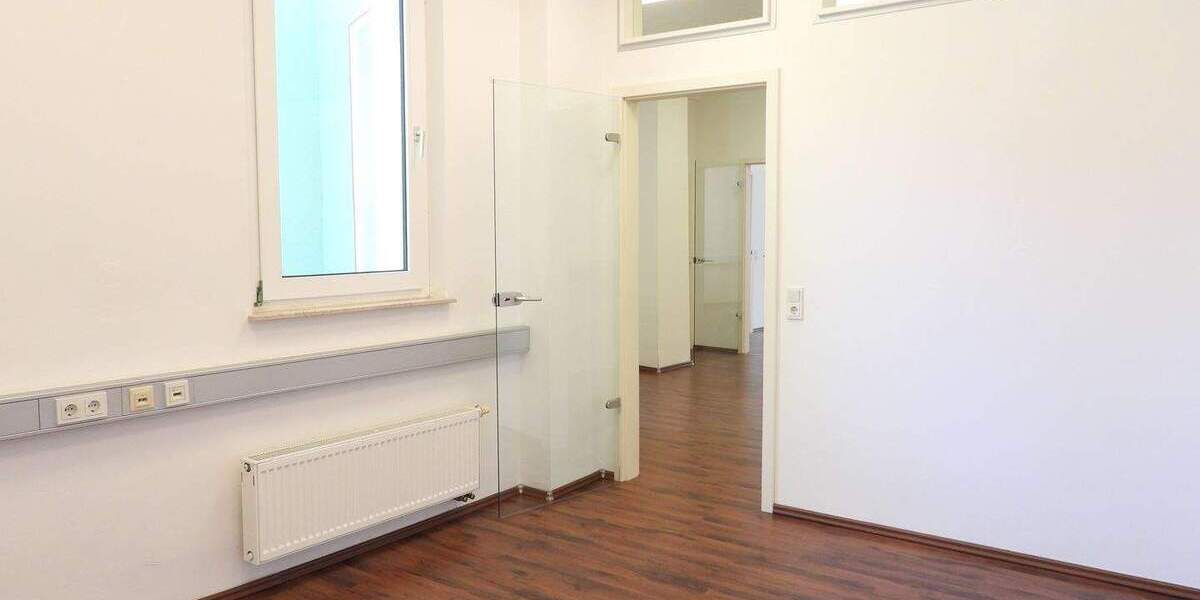 Gewerbeobjekt Nürnberg St Peter - 4 Zimmer, 128 m&sup2;, 890&euro; | Angebot:26843714