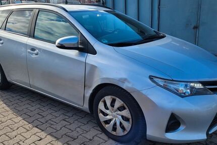 Toyota Auris 219.355 km 4.700 &euro; Berlin 12277