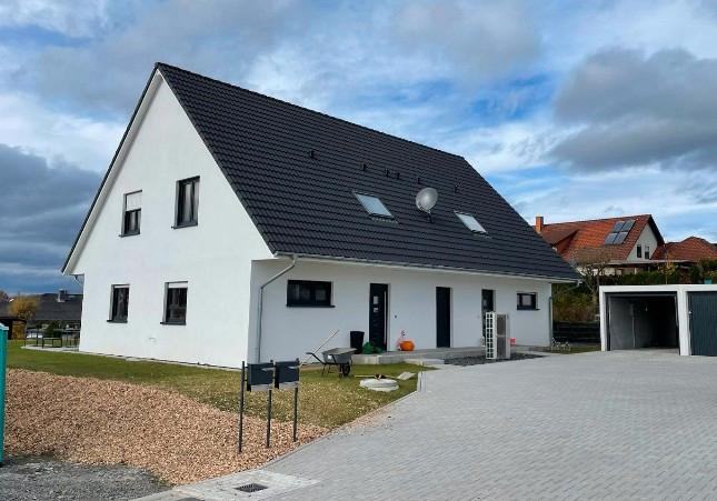 Doppelhaushälfte Hohenroth - 4.5 Zimmer, 122 m&sup2;, 1.195&euro; | Angebot:24631592