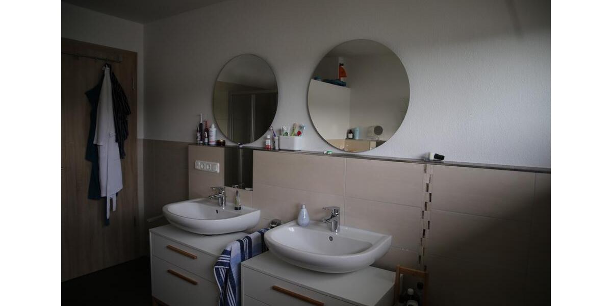 Etagenwohnung Pfarrkirchen - 5 Zimmer, 124 m&sup2;, 1.200&euro; | Angebot:26416409