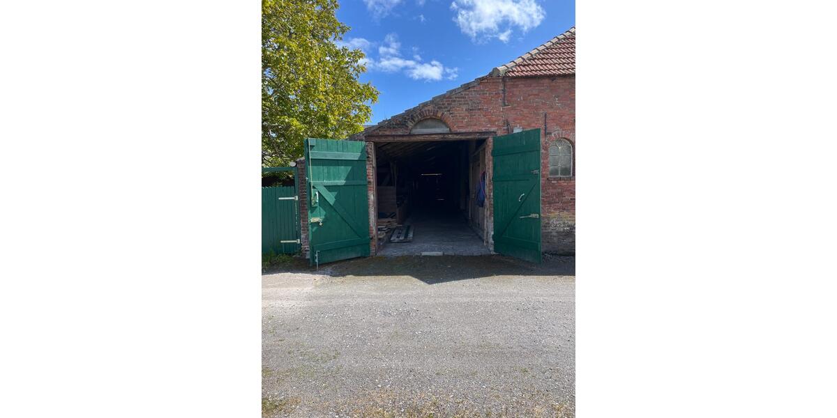 Mehrfamilienhaus, Wohnhaus Hage - 10 Zimmer, 250 m&sup2;, 600&euro; | Angebot:26072903