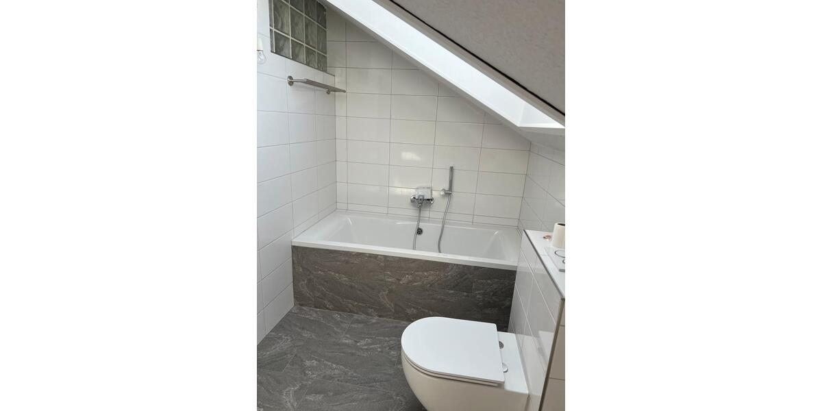 Doppelhaushälfte Oberstenfeld - 8 Zimmer, 170 m&sup2;, 1.700&euro; | Angebot:26354040