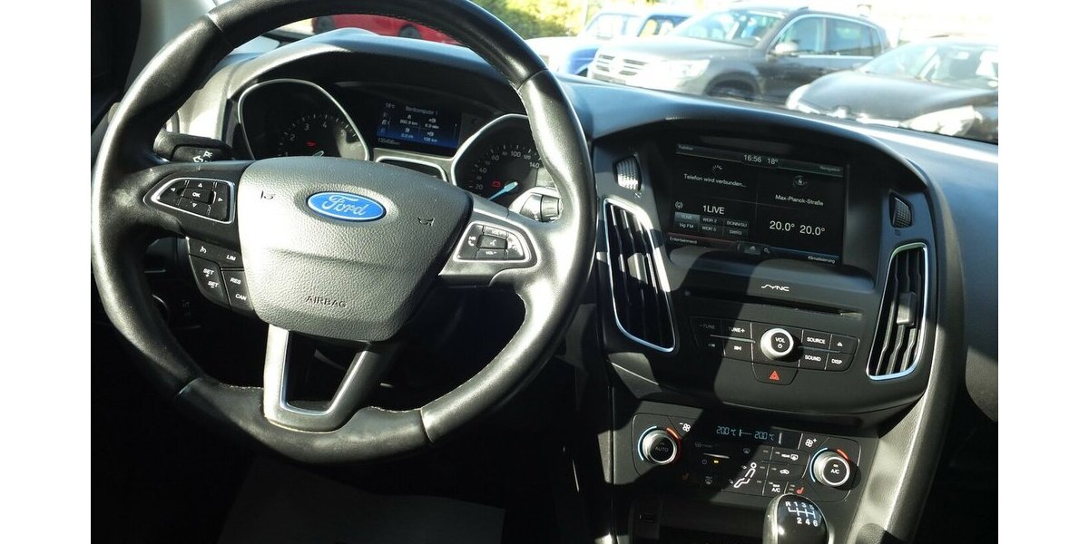 Ford Focus TITANIUM NAVI KLIMAAUTOMATIK EINPARKHILFE 134.288 km 7.798 &euro; Köln 50858