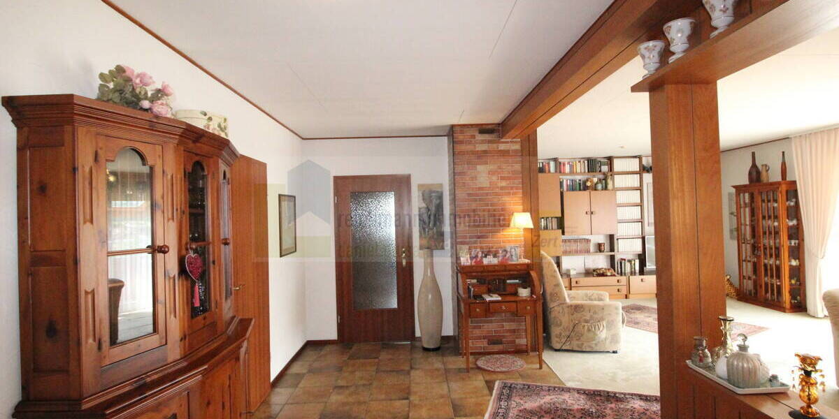 Wohnen auf einer Ebene mit Weitblick: Gepflegter Bungalow mit Einliegerwohnung, sonnigem Garten und Panorama in Toplage von Blumberg! 5 zimmer