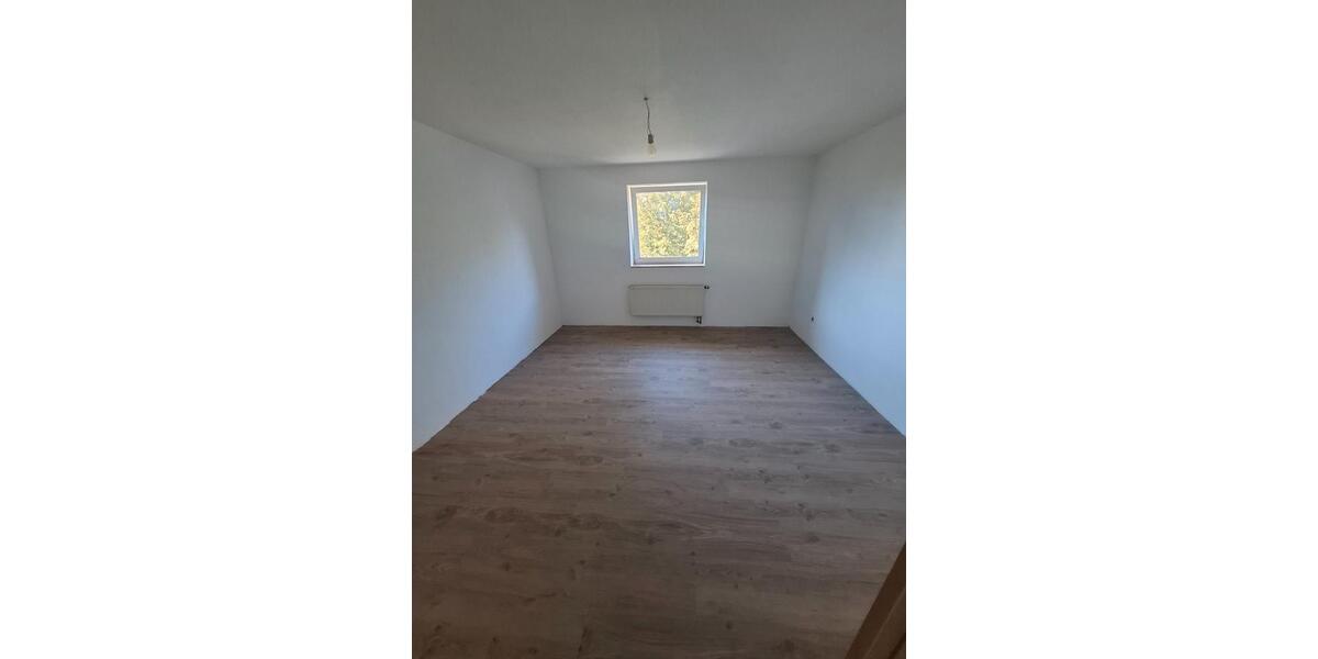 Etagenwohnung Friedeburg - 4 Zimmer, 104 m&sup2;, 1.000&euro; | Angebot:26331435