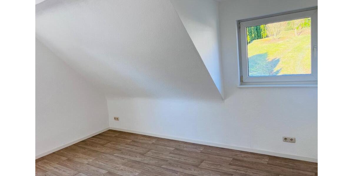 Dachgeschoßwohnung Marburg - 4 Zimmer, 80 m&sup2;, 780&euro; | Angebot:25431433