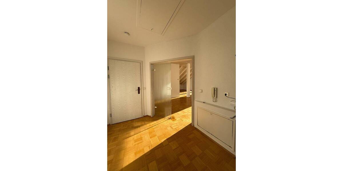 Etagenwohnung Gelnhausen - 3 Zimmer, 85 m&sup2;, 995&euro; | Angebot:26376003