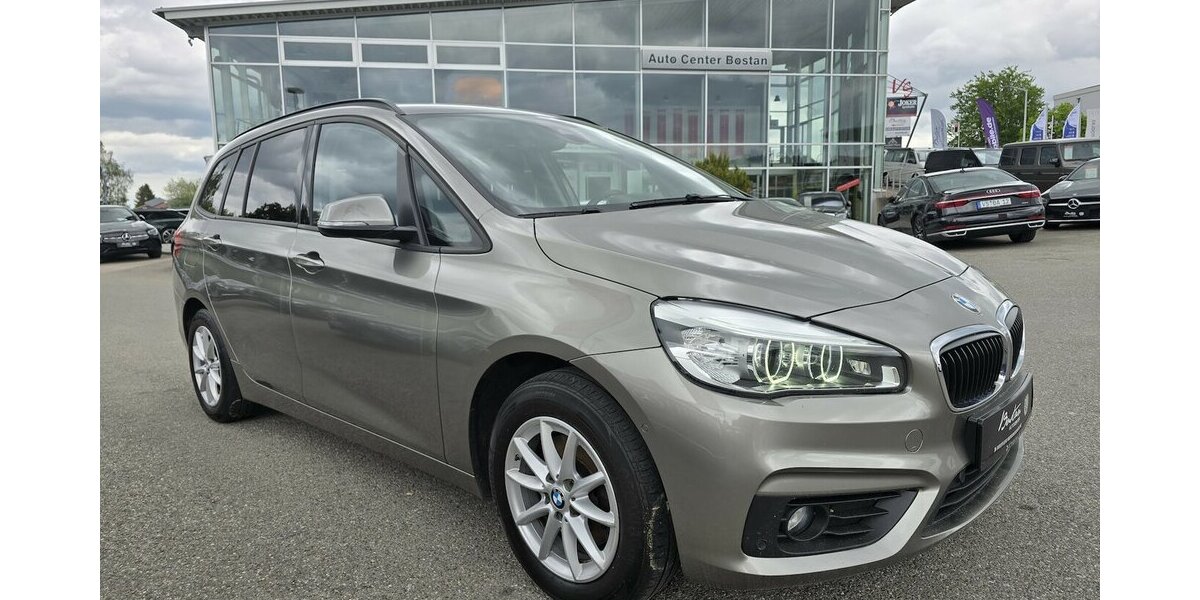 BMW 218 Active Tourer d ADVANTAGE/7-SITZER/AHK/KLIMA 179.900 km 11.900 &euro; Villingen-Schwenningen 78054
