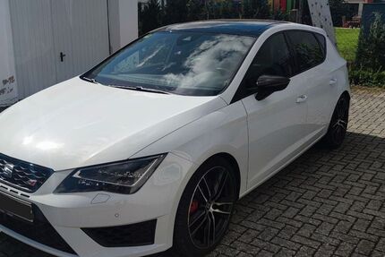 Seat Leon 74.000 km 17.800 € Roth 91154