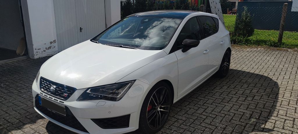 Seat Leon 74.000 km 17.800 € Roth 91154