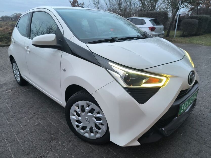 Toyota Aygo (X) 134.000 km 6.990 € Berlin - Schöneberg 10781