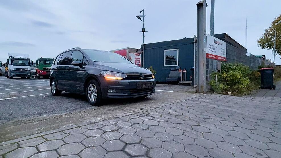 VW Touran 197.673 km 14.500 € Hamburg 22113