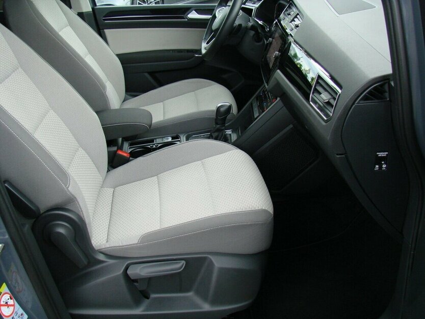Touran 1.5TSI Comfortline 7-Sitzer Pano Standheizu