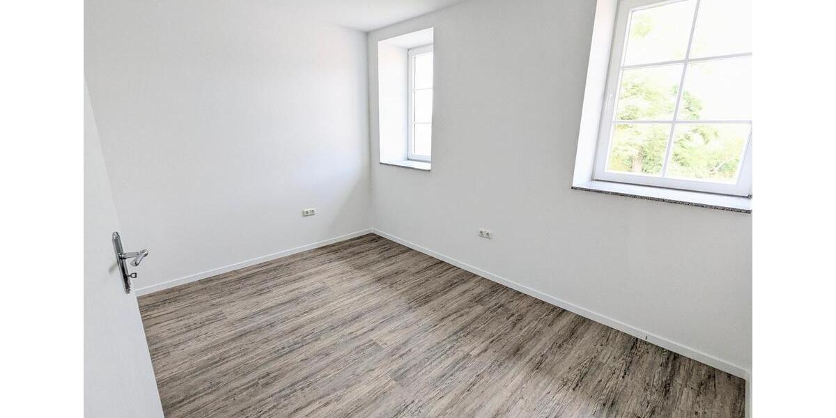Etagenwohnung Neuental - 4 Zimmer, 100 m&sup2;, 990&euro; | Angebot:26305409