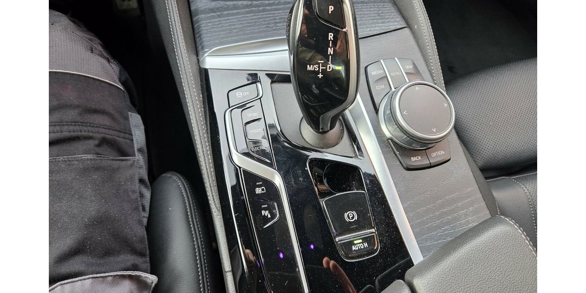 BMW 530e Aut. Limousine M Sportpaket 99.580 km 27.500 &euro; Wilsdruff 01723