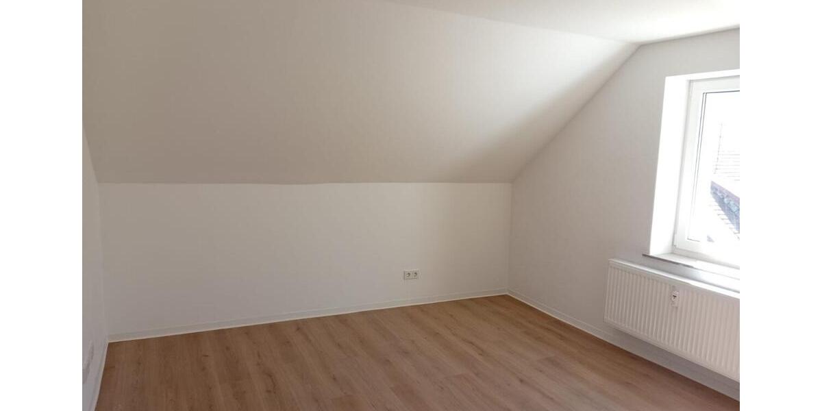 Dachgeschoßwohnung Schiffweiler - 1 Zimmer, 40 m&sup2;, 530&euro; | Angebot:26407580