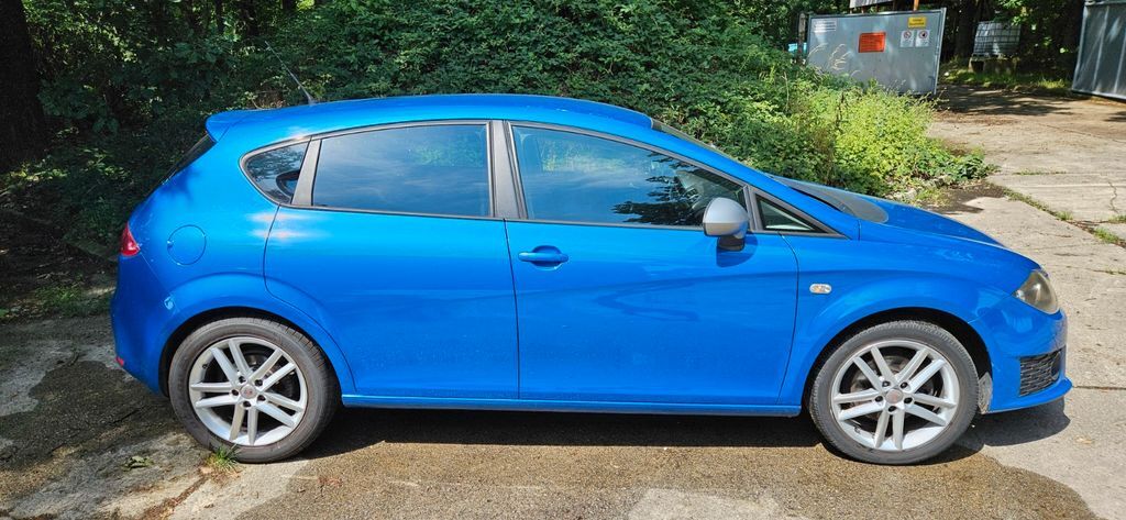 Seat Leon 111.122 km 6.899 € Crossen 07613
