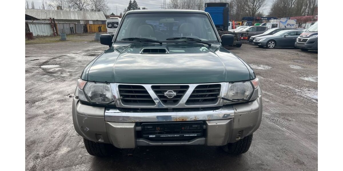 Nissan Patrol 142.015 km 10.990 &euro; Hamburg 22113