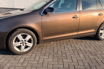 VW Golf 231.000 km 3.999 &euro; Grimma 04668