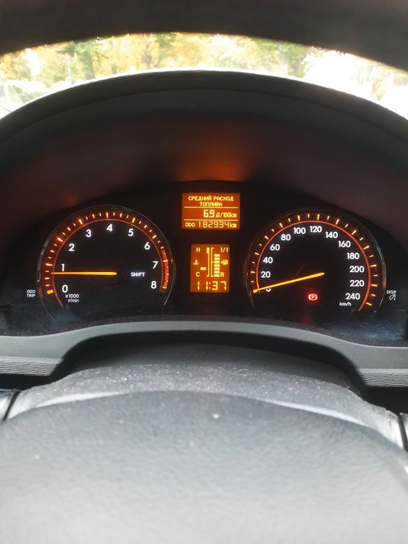 Toyota Avensis 182.000 km 6.000 € Zeitz 06712