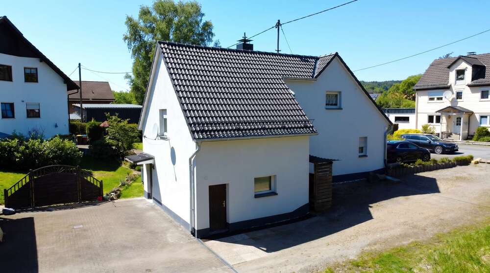 Einfamilienhaus Kreuztal - 5 Zimmer, 148 m&sup2;, 299.000&euro; | Angebot:26383611