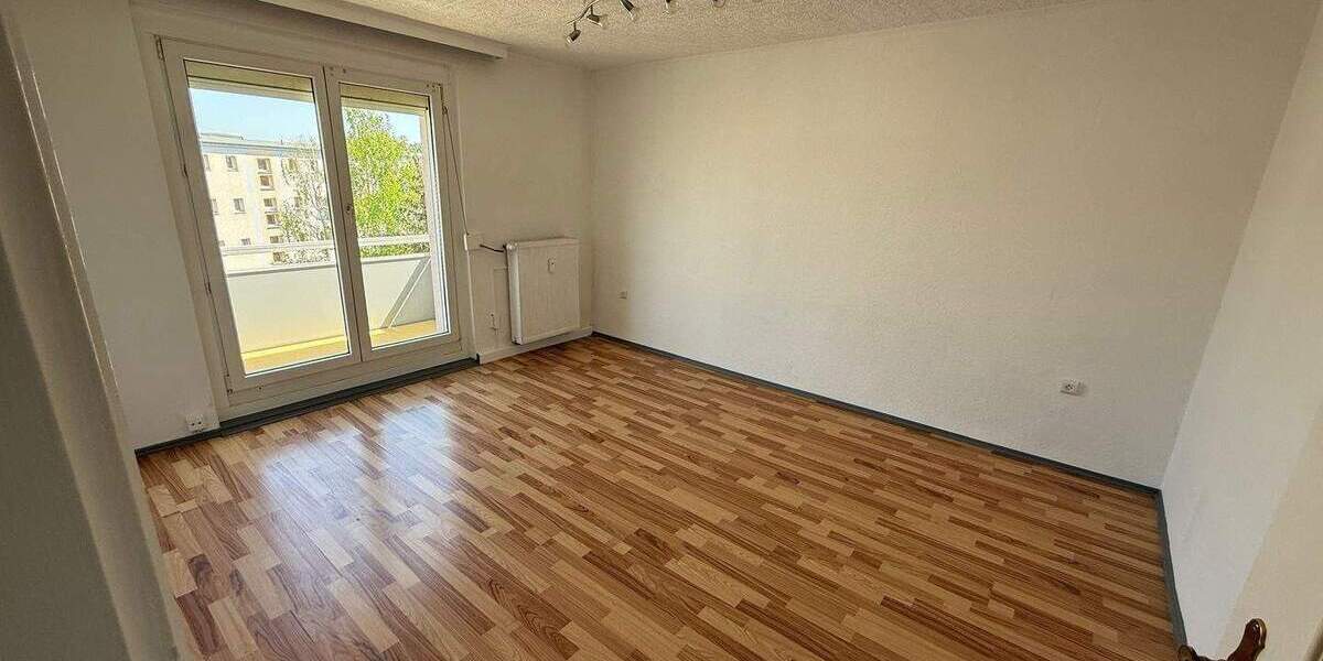 Etagenwohnung Weißenfels Neustadt - 2 Zimmer, 49 m&sup2;, 40.000&euro; | Angebot:25680429