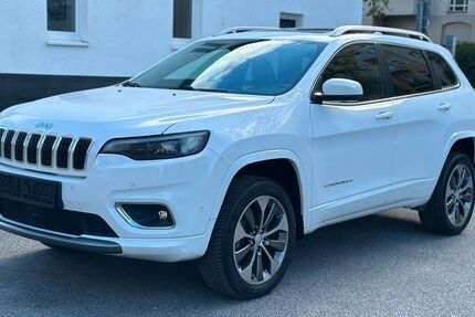 Jeep Cherokee 191.620 km 13.450 &euro; Schönefeld 12529