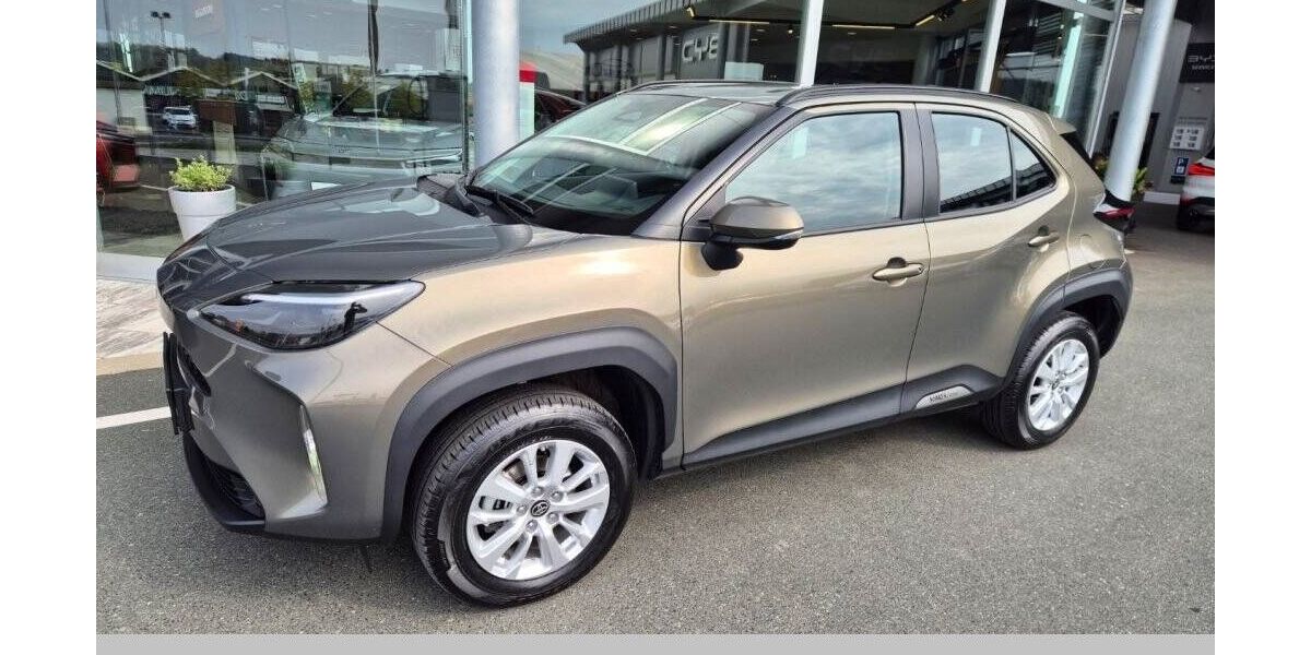 Toyota Yaris 20.000 km 21.900 &euro; Perlesreut 94157