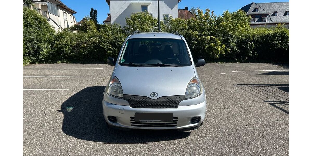 Toyota Verso 239.000 km 2.499 &euro; Wiesbaden 65195