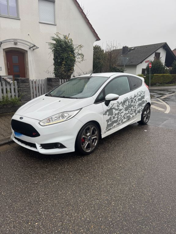 Ford Fiesta 116.900 km 9.000 € Mainz 55130
